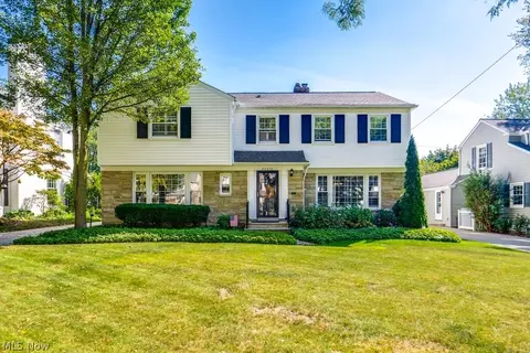 22212 E Byron Rd, Shaker Heights, OH 44122