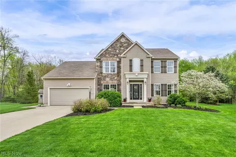 525 Caledonia Dr, Wadsworth, OH 44281