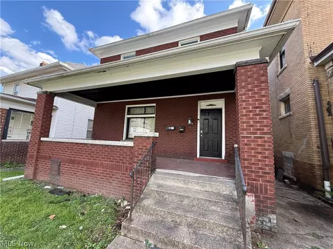 1242 Ridge Ave, Steubenville, OH 43952
