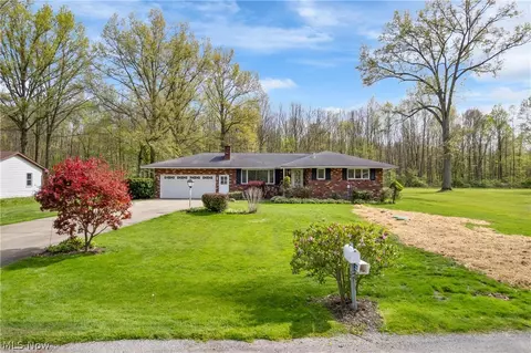 3155 Weilacher Rd SW, Warren, OH 44481