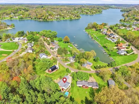 View/Area - 411 E Mohawk Dr, Malvern, OH 44644 photo 1 of 3