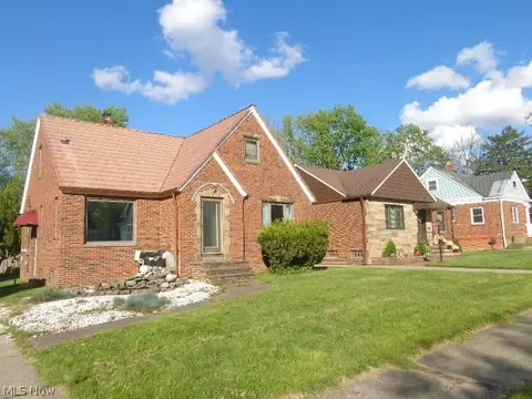 9504 Eureka Pkwy, Parma Heights, OH 44130