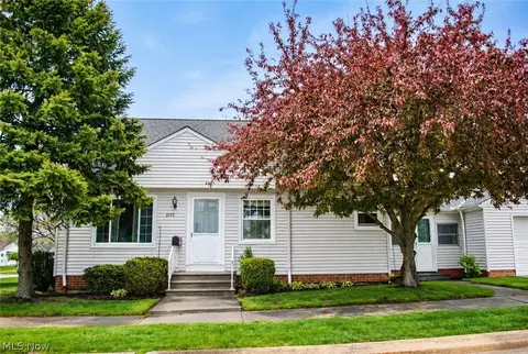 3435 Center Dr, Parma, OH 44134