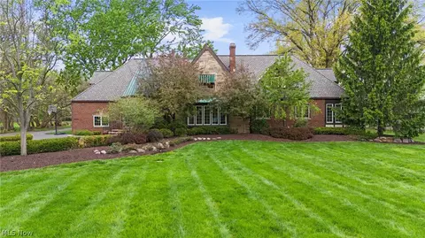 6736 Big Creek Pkwy, Middleburg Heights, OH 44130