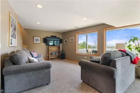 Living - 103 Random Rd, Minerva, OH 44657 photo 5 of 5