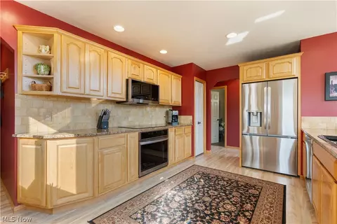 Kitchen - 103 Random Rd, Minerva, OH 44657 photo 5 of 8