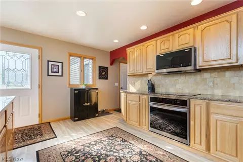Kitchen - 103 Random Rd, Minerva, OH 44657 photo 7 of 8