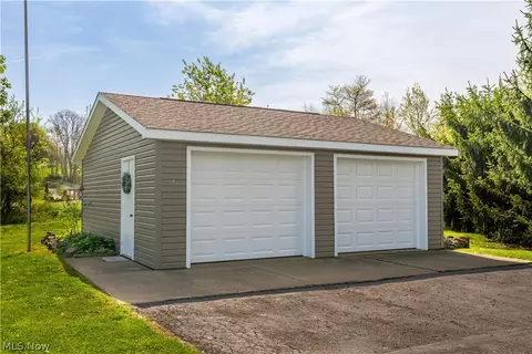 Exterior - 103 Random Rd, Minerva, OH 44657 photo 2 of 11