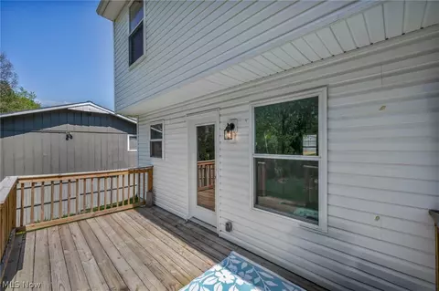 Exterior - 189 Alexander Dr, Elyria, OH 44035 photo 2 of 2