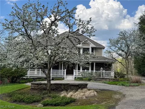 6111 Chagrin River Rd, Chagrin Falls, OH 44022
