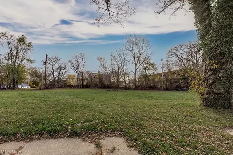 13614 Glenside Rd, Cleveland, OH 44110