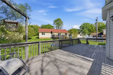Exterior - 313 Glenview Ave, Dover, OH 44622 photo 8 of 10