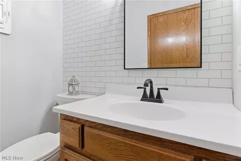 Bath - 313 Glenview Ave, Dover, OH 44622 photo 1 of 4