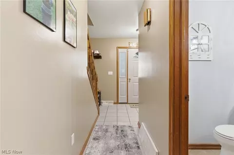 Entry Way - 313 Glenview Ave, Dover, OH 44622 photo 3 of 5