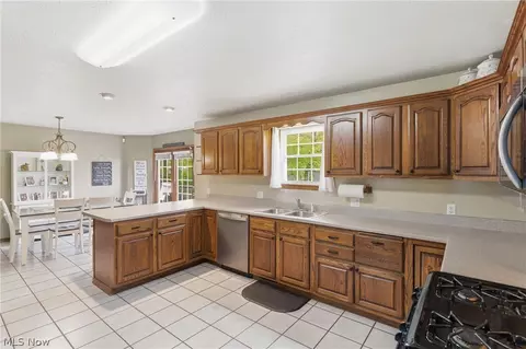 Kitchen - 313 Glenview Ave, Dover, OH 44622 photo 2 of 4