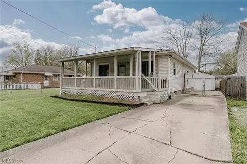 186 Pocantico Ave, Akron, OH 44312