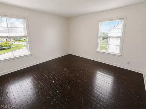 Bedroom - 1437 E 252nd St, Euclid, OH 44117 photo 2 of 4
