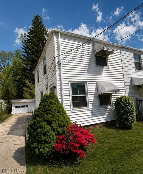 1437 E 252nd St, Euclid, OH 44117