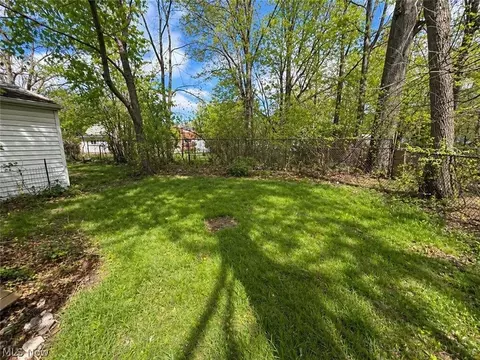 Exterior - 1437 E 252nd St, Euclid, OH 44117 photo 3 of 3