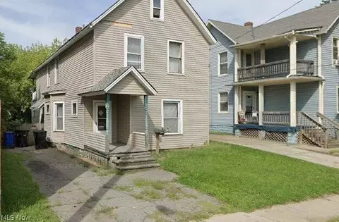 3858 E 72nd St, Cleveland, OH 44105