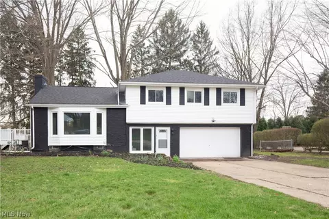 2950 Morewood Rd, Fairlawn, OH 44333