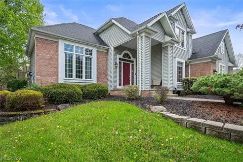 4715 Hilary Cir, Stow, OH 44224