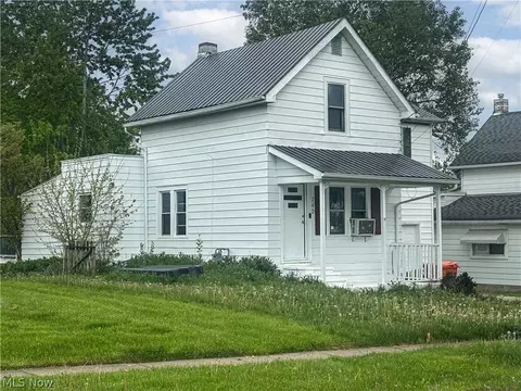 242 Liberty St, Spencer, OH 44275