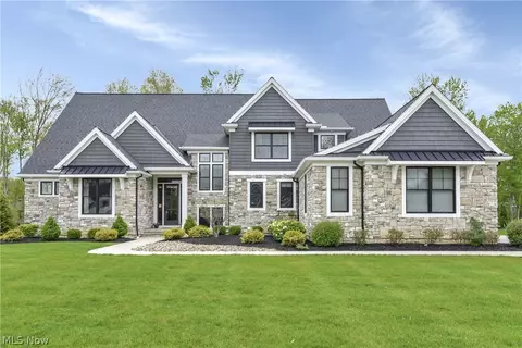 1807 Jager Ln, Westlake, OH 44145