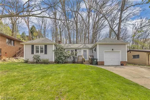 4519 W Ridgewood Dr, Parma, OH 44134