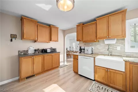 Kitchen - 45 E 219th St, Euclid, OH 44123 photo 2 of 2