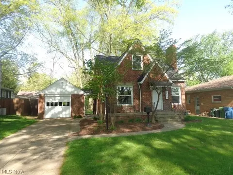 5840 Queens Hwy, Parma Heights, OH 44130