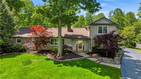 8360 Timberlane Dr, Concord Twp, OH 44077