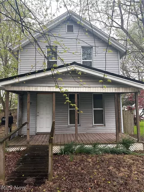 889 Harbor St, Conneaut, OH 44030