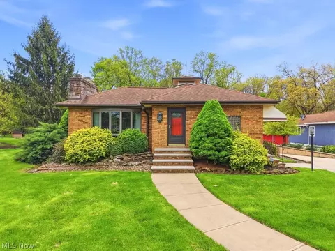 1463 Royalwood Rd, Broadview Heights, OH 44147