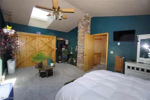 Bedroom - 4173 S Ridge Rd E, Geneva, OH 44041 photo 2 of 6