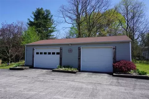 Exterior - 4173 S Ridge Rd E, Geneva, OH 44041 photo 5 of 13