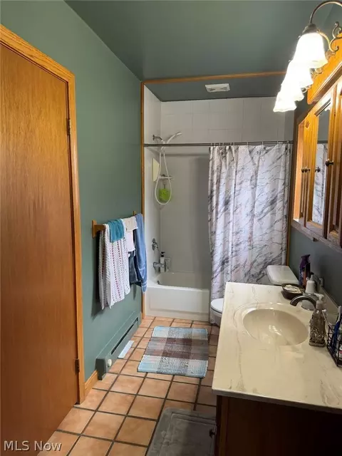 Bath - 4173 S Ridge Rd E, Geneva, OH 44041 photo 1 of 2