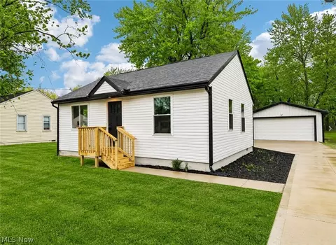 38849 Adkins Rd, Willoughby, OH 44094