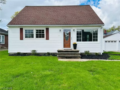 25 Hayes Ave, Cuyahoga Falls, OH 44221