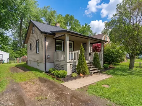 557 Washington Ave, Barberton, OH 44203
