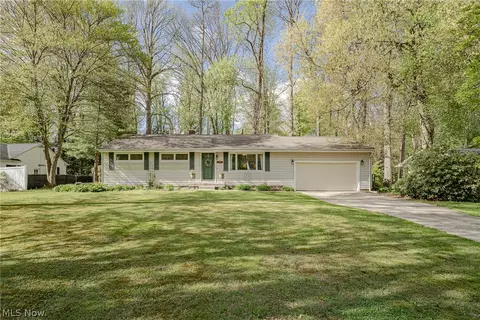 193 Timberlane Dr, Northfield, OH 44067