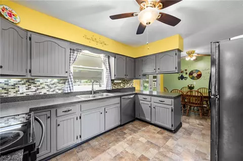 Kitchen - 8510 Murray Ridge Rd, Elyria, OH 44035 photo 1 of 2