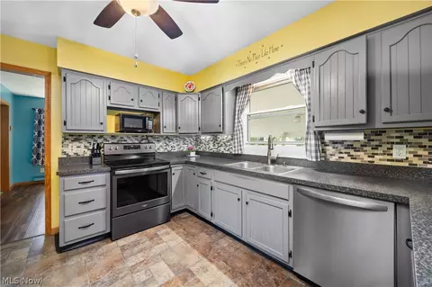Kitchen - 8510 Murray Ridge Rd, Elyria, OH 44035 photo 2 of 2