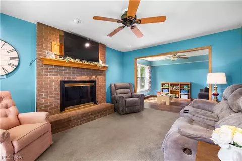 Living - 8510 Murray Ridge Rd, Elyria, OH 44035 photo 2 of 4