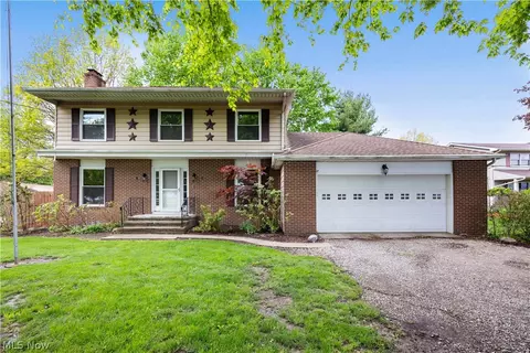 Exterior - 8510 Murray Ridge Rd, Elyria, OH 44035 photo 2 of 9