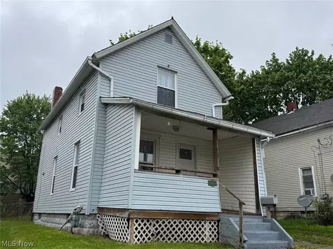 1009 W Wilbeth Rd, Akron, OH 44314
