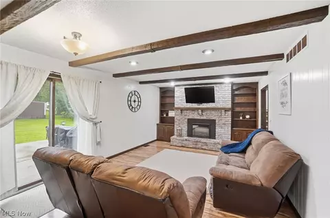 Living - 1455 Riverview Dr, Lima, OH 45805 photo 2 of 3