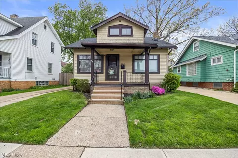 2212 Olive Ave, Lakewood, OH 44107