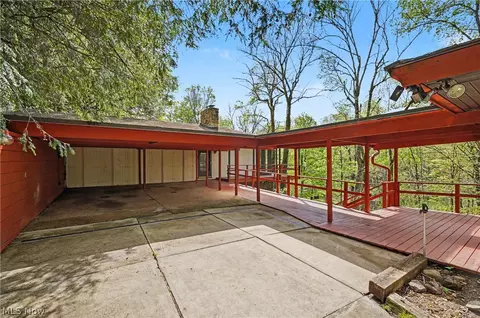 12376 Heath Rd, Chesterland, OH 44026