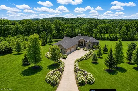 5052 Stone Ridge Dr, Richfield, OH 44286